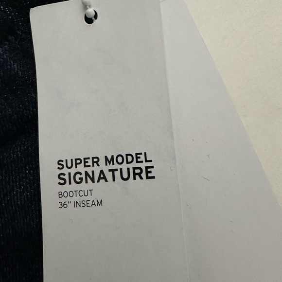 Hudson Supermodel signature size 28 NWT 36” inseam bootcut - Picture 3 of 4